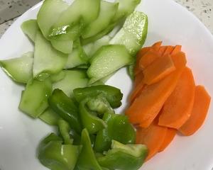 鸡腿肉杂菜的做法 步骤10