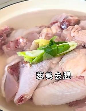 美味午餐板栗炖土鸡和虫草花鸡汤蒜蓉茄子的做法 步骤6