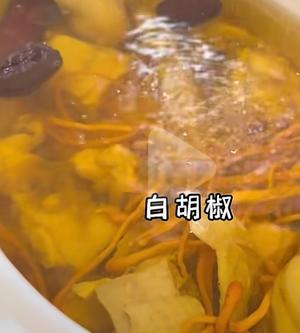 美味午餐板栗炖土鸡和虫草花鸡汤蒜蓉茄子的做法 步骤13