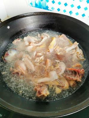 藏土鸡炖鸡枞汤的做法 步骤3