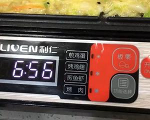 包菜胡萝卜土豆牛肉丝虾仁土鸡蛋饼的做法 步骤7