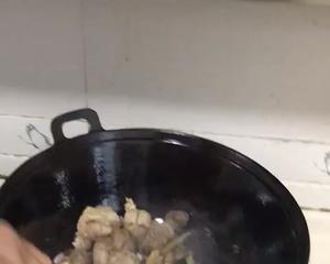 妈妈做的菜之红烧小鸡的做法 步骤3