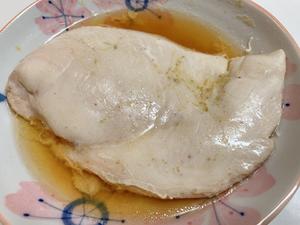 【减肥/增肌减脂】只用微波炉的超嫩鸡胸肉的做法 步骤3
