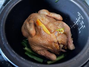 鲜嫩多汁❗️成功?零失败电饭煲葱油鸡懒人版的做法 步骤4