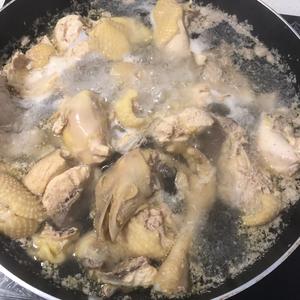 土豆烧鸡（三黄鸡）超详细超简单的做法 步骤2