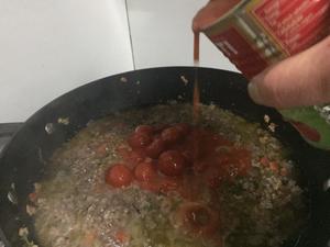 肉酱意大利面Spaghetti Bolognese的做法 步骤5