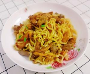 鸡腿肉鸡汁捞面的做法 步骤9