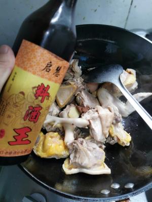 炖老母鸡汤的做法 步骤5