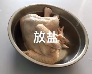 电饭煲焗三黄鸡的做法 步骤1