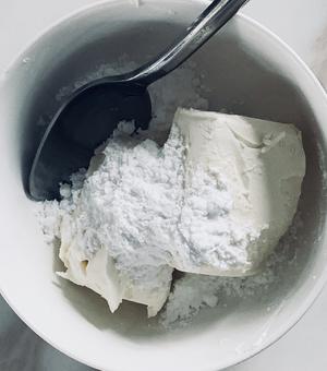 聚会被一抢而空的奶香十足、人人都爱的“葡萄干乳酪夹心软欧包”的做法 步骤6