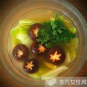 小鸡炖蘑菇（花菇）的做法 步骤2