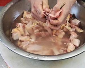 小鸡炖蘑菇的做法 步骤3