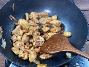 蒸烤箱版本的家常小鸡炖蘑菇的做法 步骤3