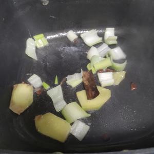 小鸡炖蘑菇的做法 步骤8