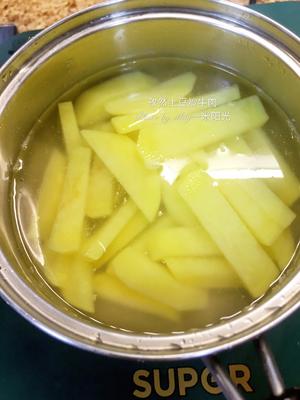 孜然土豆炒牛肉的做法 步骤3