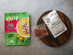 《忘不了餐厅》同款-五分钟做出酸汤肥牛的做法 步骤2