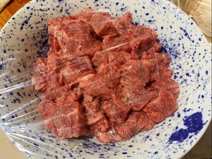 黑椒杏鲍菇牛肉粒的做法 步骤3