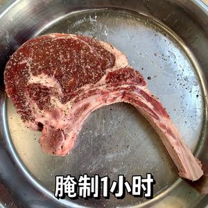 在家自制0失败的西餐料理（附黑椒酱教程）｜战斧牛排的做法 步骤6