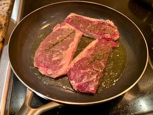 How to steak beaf 牛排应该怎么做的做法 步骤2