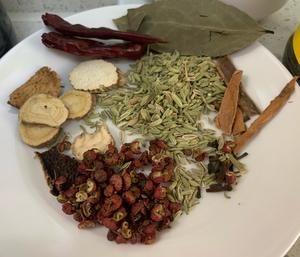 酱焖牛排骨的做法 步骤3