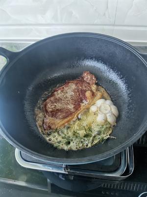 新西兰牛肉｜八分熟西冷牛排的做法 步骤7