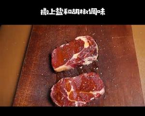 法国美食之七十佐蓝纹奶酪酱牛排的做法 步骤5