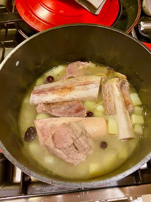 一肉两食之二：牛排骨汤的做法 步骤9