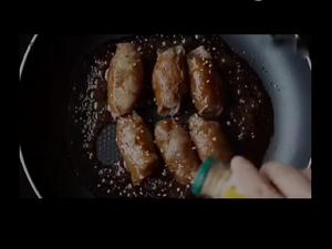 酱烧肥牛饭卷的做法 步骤7