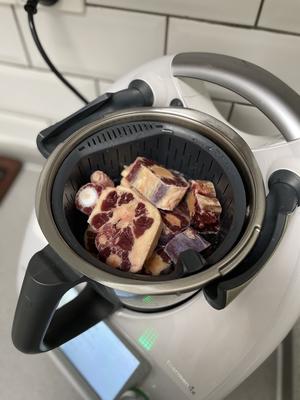 番茄牛尾汤的做法 步骤1