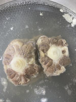 红烧牛尾面的做法 步骤2