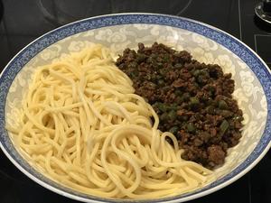 豆角牛肉末末拌意大利面的做法 步骤7