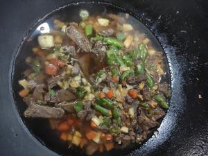 牛肉末浇头面条的做法 步骤3