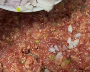 手抓饼版牛肉馅饼的做法 步骤7