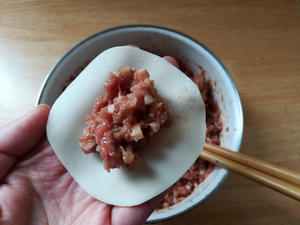 抱蛋煎饺-香芋牛肉馅的做法 步骤7