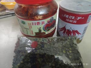 山胡椒毛肚炒花甲的做法 步骤4