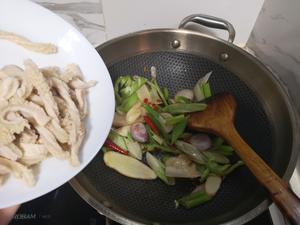 爆炒牛肚的做法 步骤3
