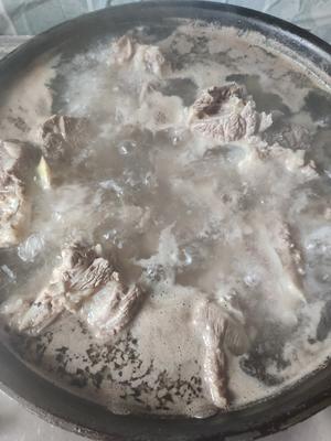 红烧牛骨头的做法 步骤2