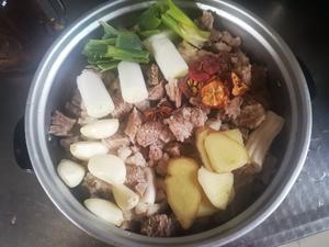 牛肉+牛骨髓的做法 步骤3