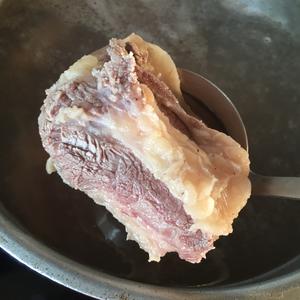 正宗湛江清汤牛骨仔的做法 步骤5