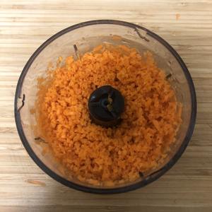 超百搭的?饺子馅，包子馅，馄饨馅（牛肉芹菜胡萝卜?）的做法 步骤1