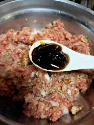 销魂的酸菜牛肉饺子馅的做法 步骤9