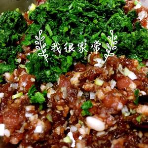 牛肉芹菜叶馅早餐小包子的做法 步骤2