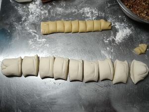 芝香圆葱牛肉烧饼的做法 步骤3