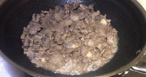 超越羊肉串的孜然爆炒羊肉的做法 步骤5
