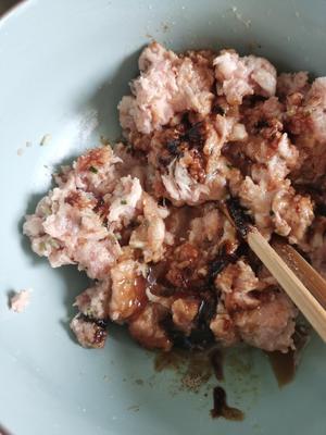 鲜肉多汁包子厨师机揉面不锈钢锅蒸包子技巧的做法 步骤3