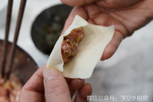 皮蛋鲜肉馄饨 （野馄饨）<;302小厨房>;的做法 步骤7