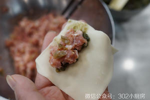 皮蛋鲜肉馄饨 （野馄饨）<;302小厨房>;的做法 步骤6