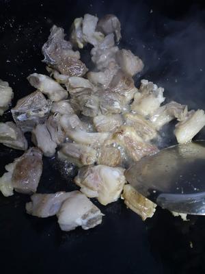 电饭锅版手抓羊排饭的做法 步骤6