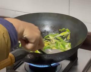 老妈的少油入味改良版湘味小炒羊腿肉的做法 步骤5
