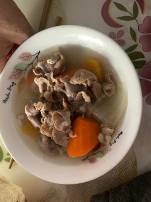 家庭版缸子肉羊肉片汤的做法 步骤3